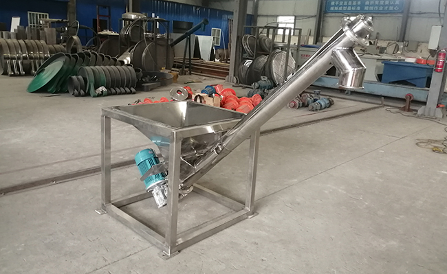 ls螺旋輸送機(jī)：型號齊全，結(jié)構(gòu)簡單，占地面積小，輸送能力強(qiáng)。